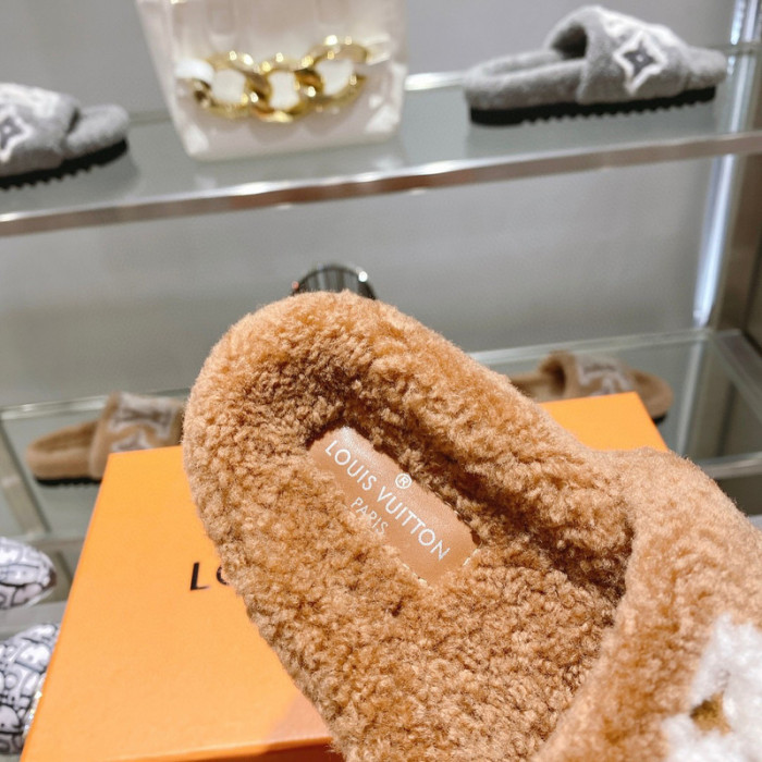 L&V sandal 107