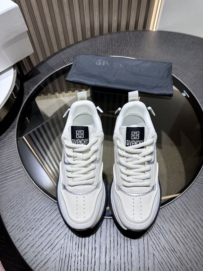 Givenchy Sneakers 660061