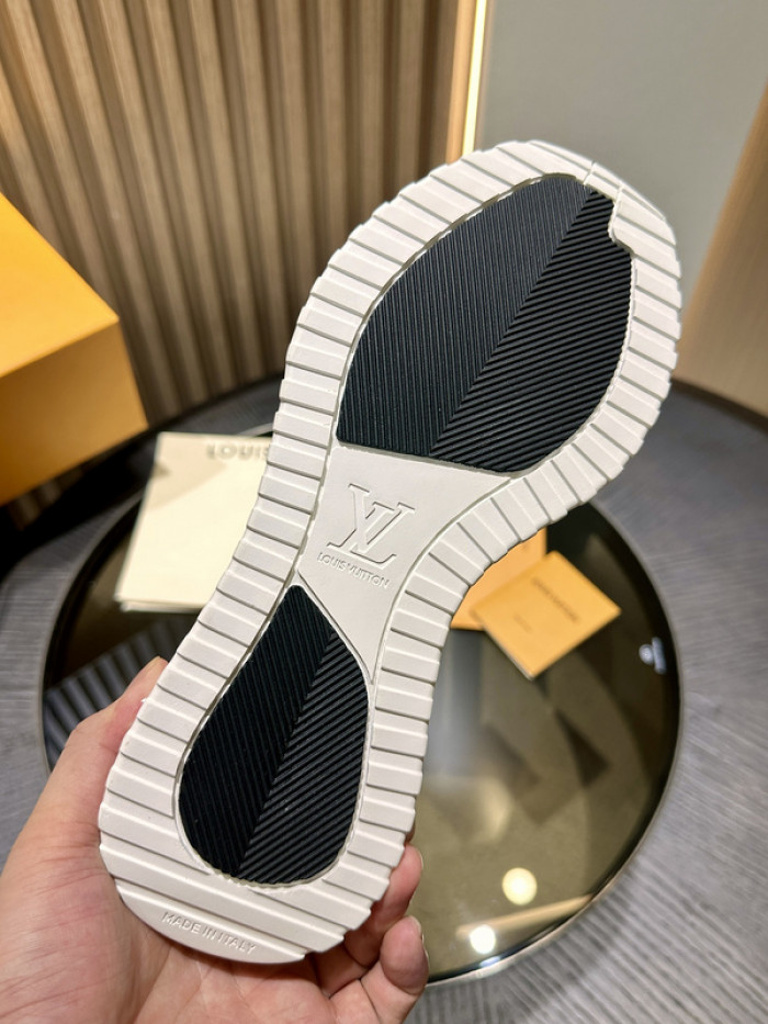 LV snekaers L0000384