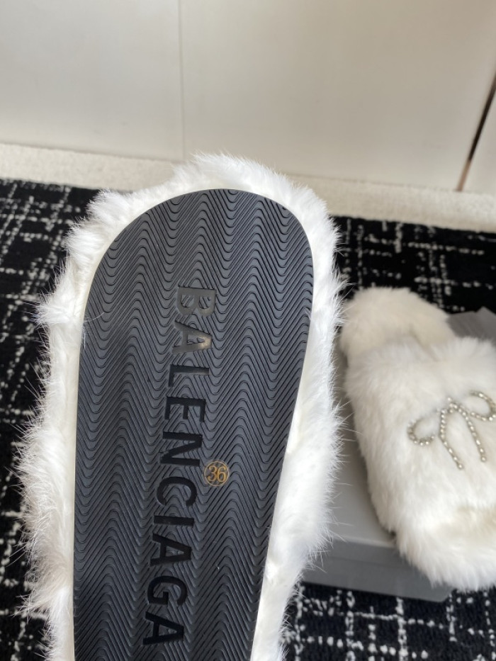 Balenciag* Sandal BS106