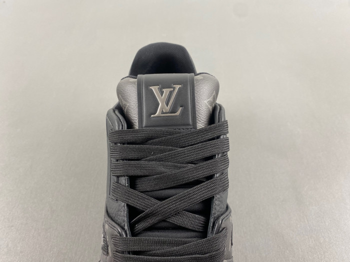 LV snekaers L0000537