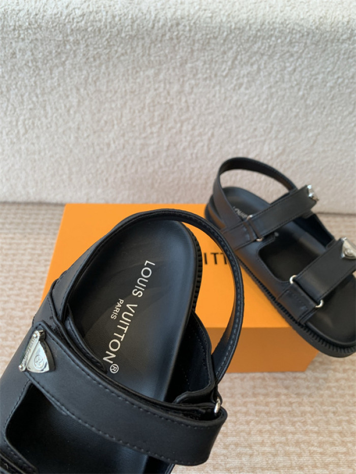 L&V sandal 210