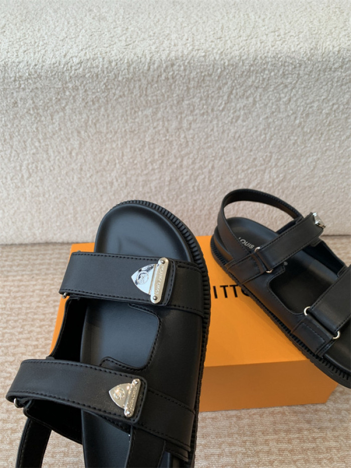 L&V sandal 210