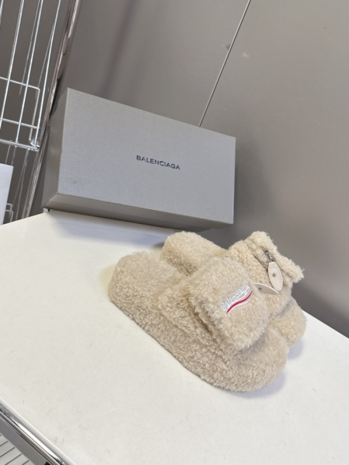 Balenciag* Sandal BS85
