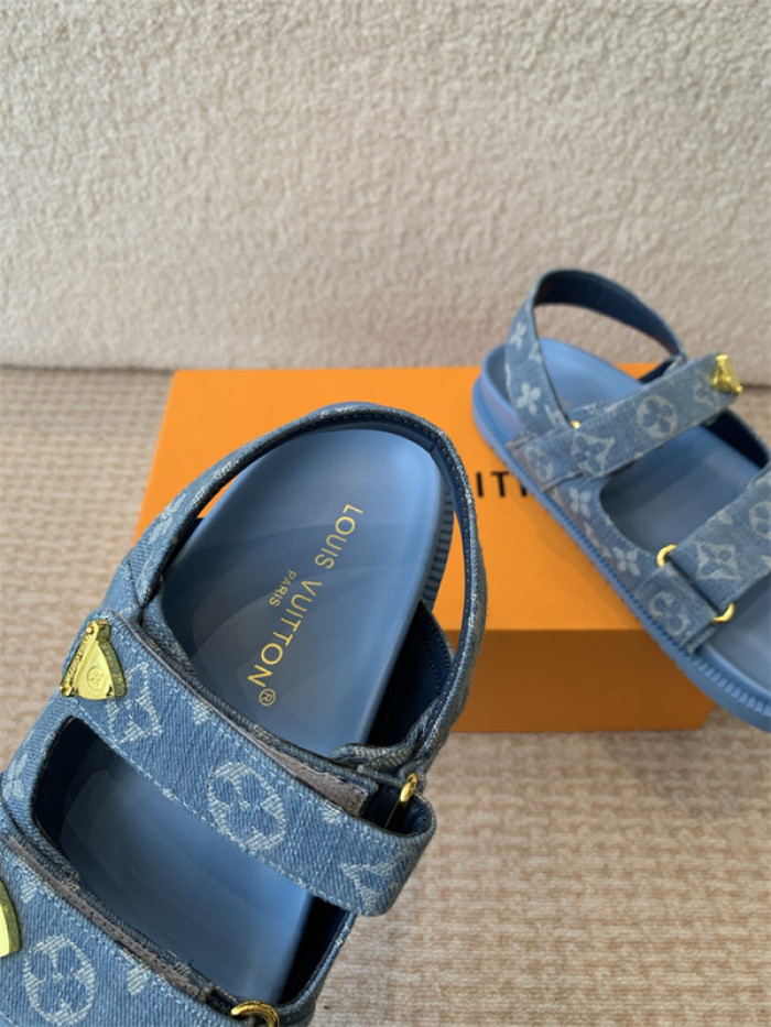 L&V sandal 201