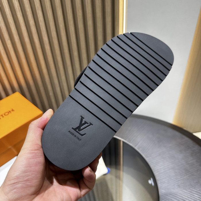 L&V sandal 170