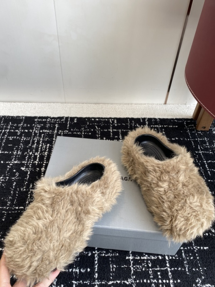 Balenciag* Sandal BS112