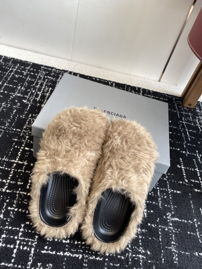 Balenciag* Sandal BS112