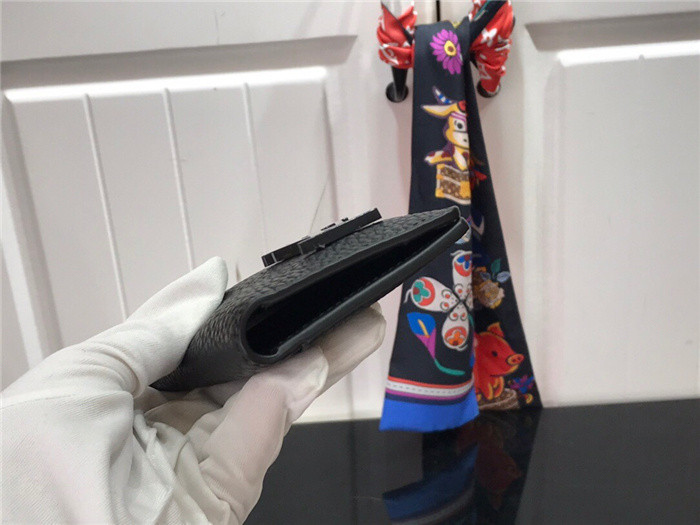L&V WALLET WA04