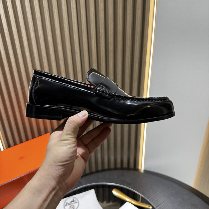 H**me5 loafers hm057