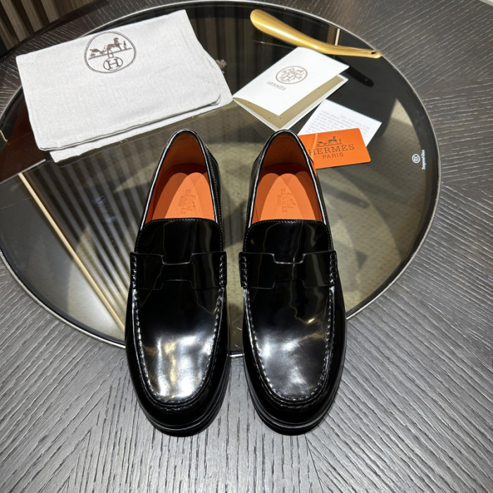 H**me5 loafers hm057