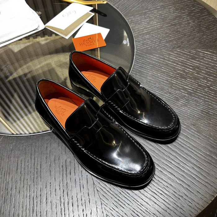 H**me5 loafers hm057