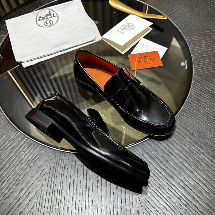 H**me5 loafers hm057