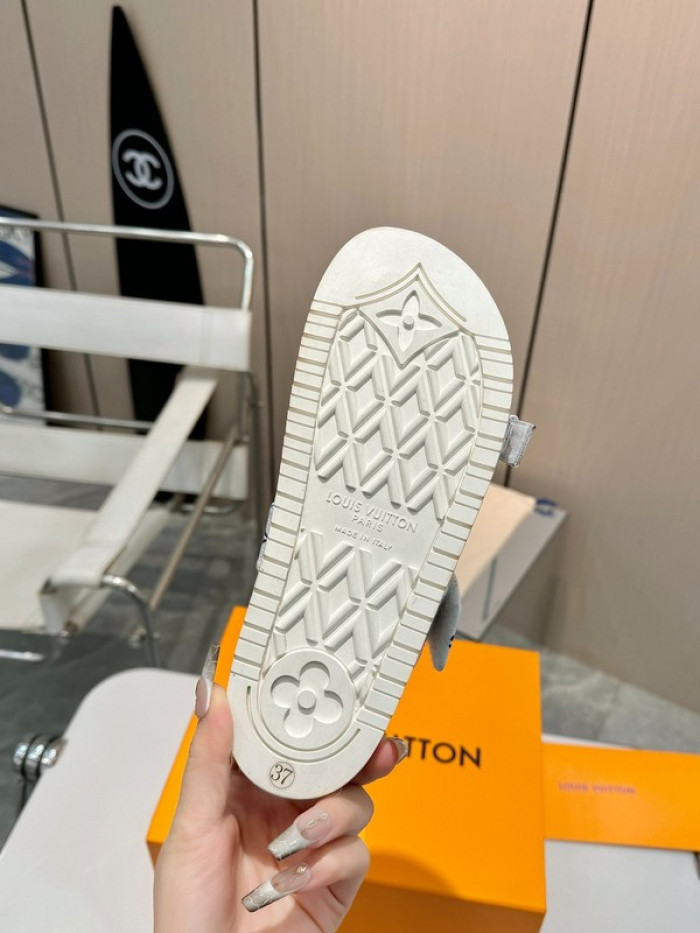 L&V sandal 182