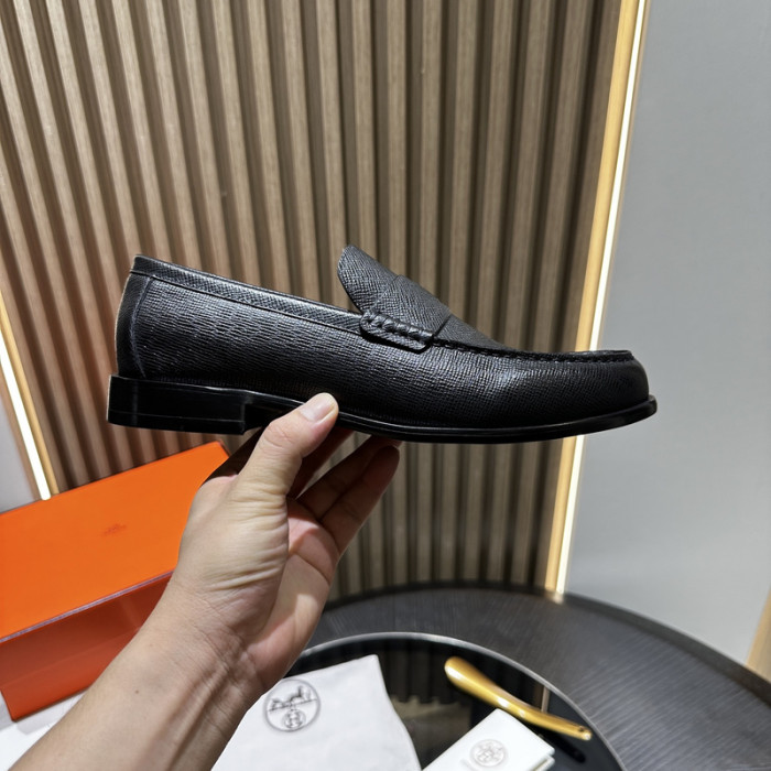 H**me5 loafers hm056