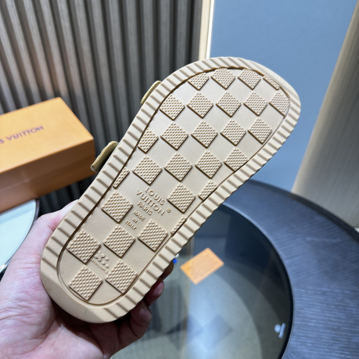 L&V sandal 218