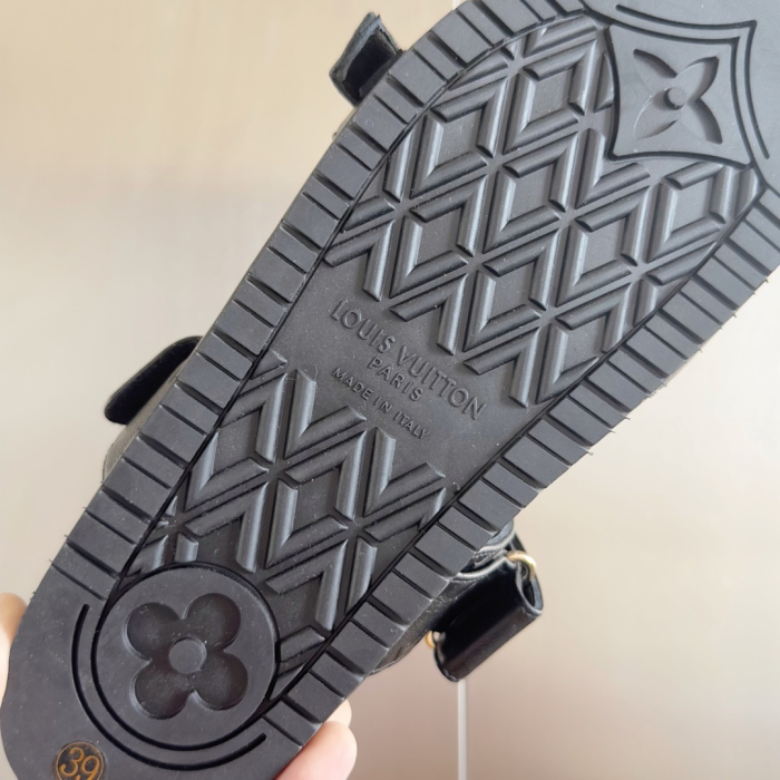 L&V sandal 162