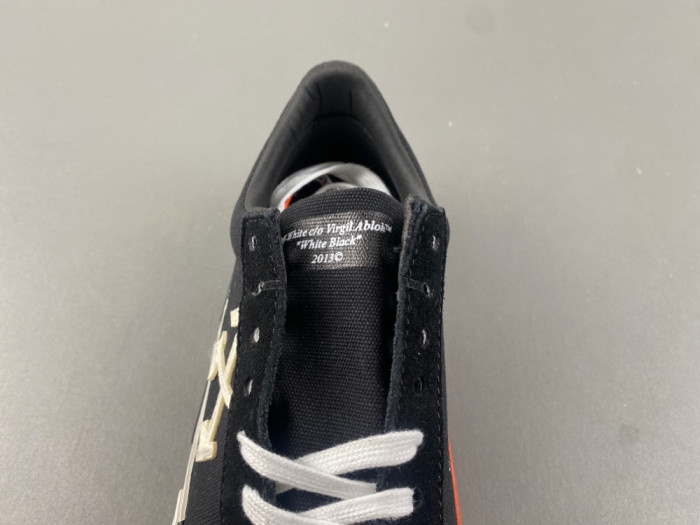 OFF-W c/o Virgil Abloh Vulc Low 2A4WTW